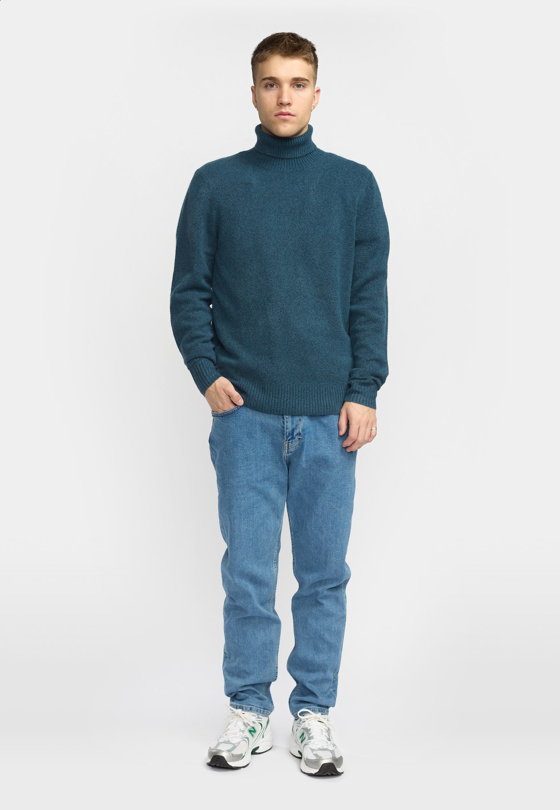 Revolution High-neck Sweather Knitwear Blue