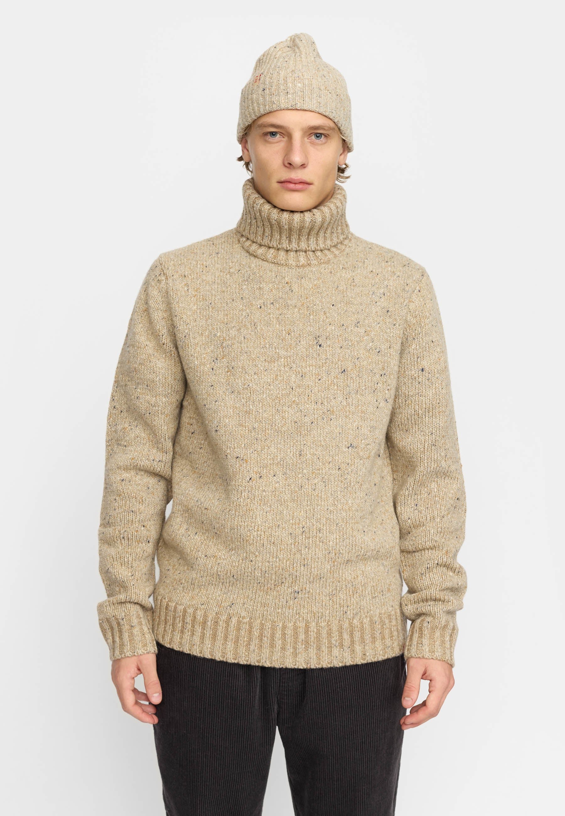 Revolution High-neck Sweather Knitwear Offwhite