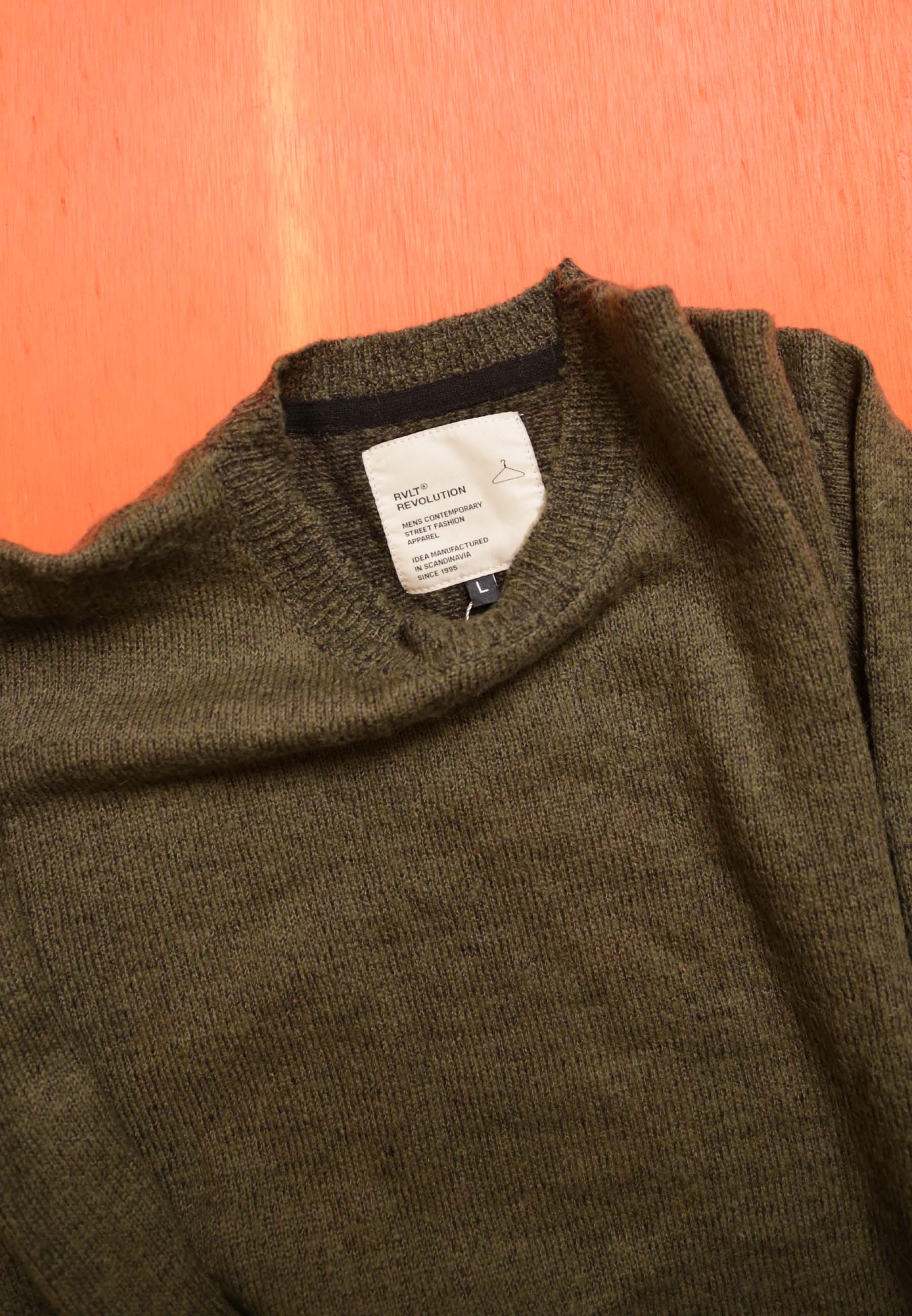 Revolution Knit Sweater Vintaged Army