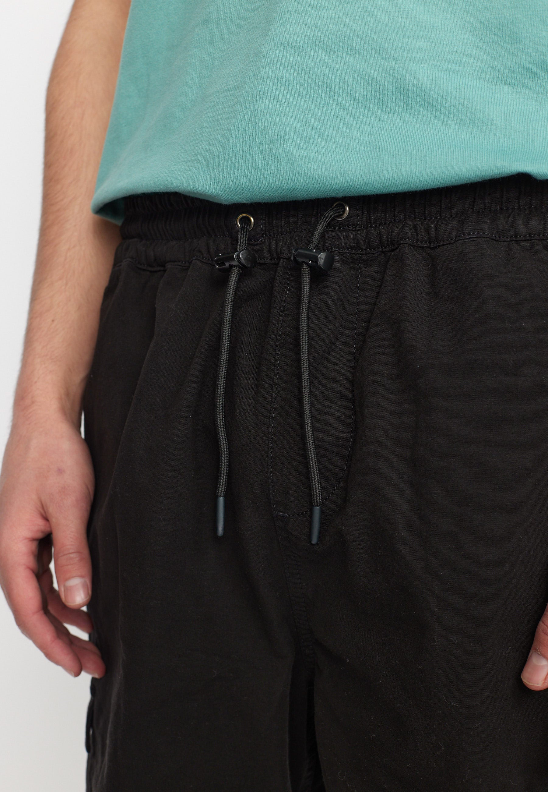 Revolution Loose Cargo Shorts Shorts Black