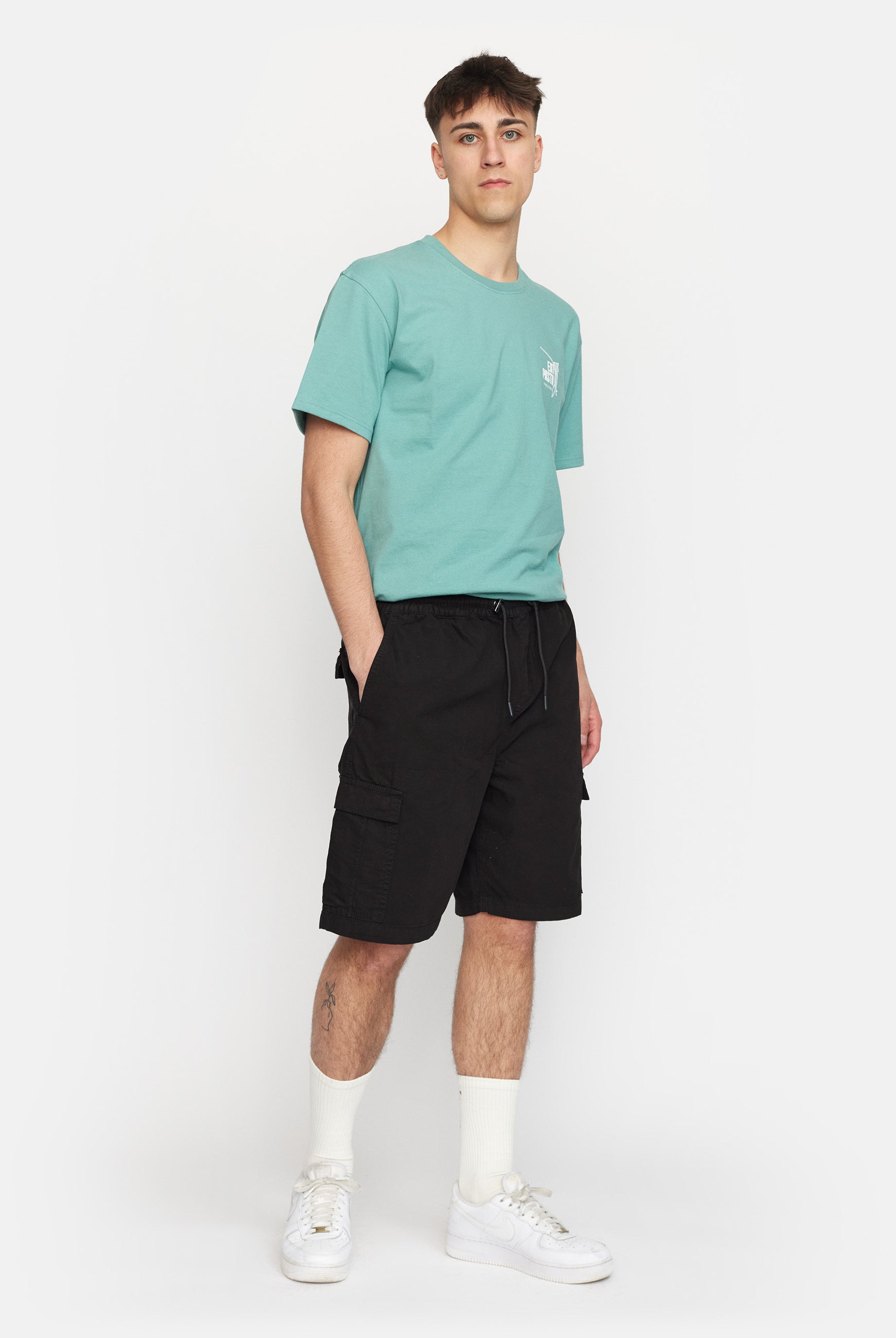 Revolution Loose Cargo Shorts Shorts Black