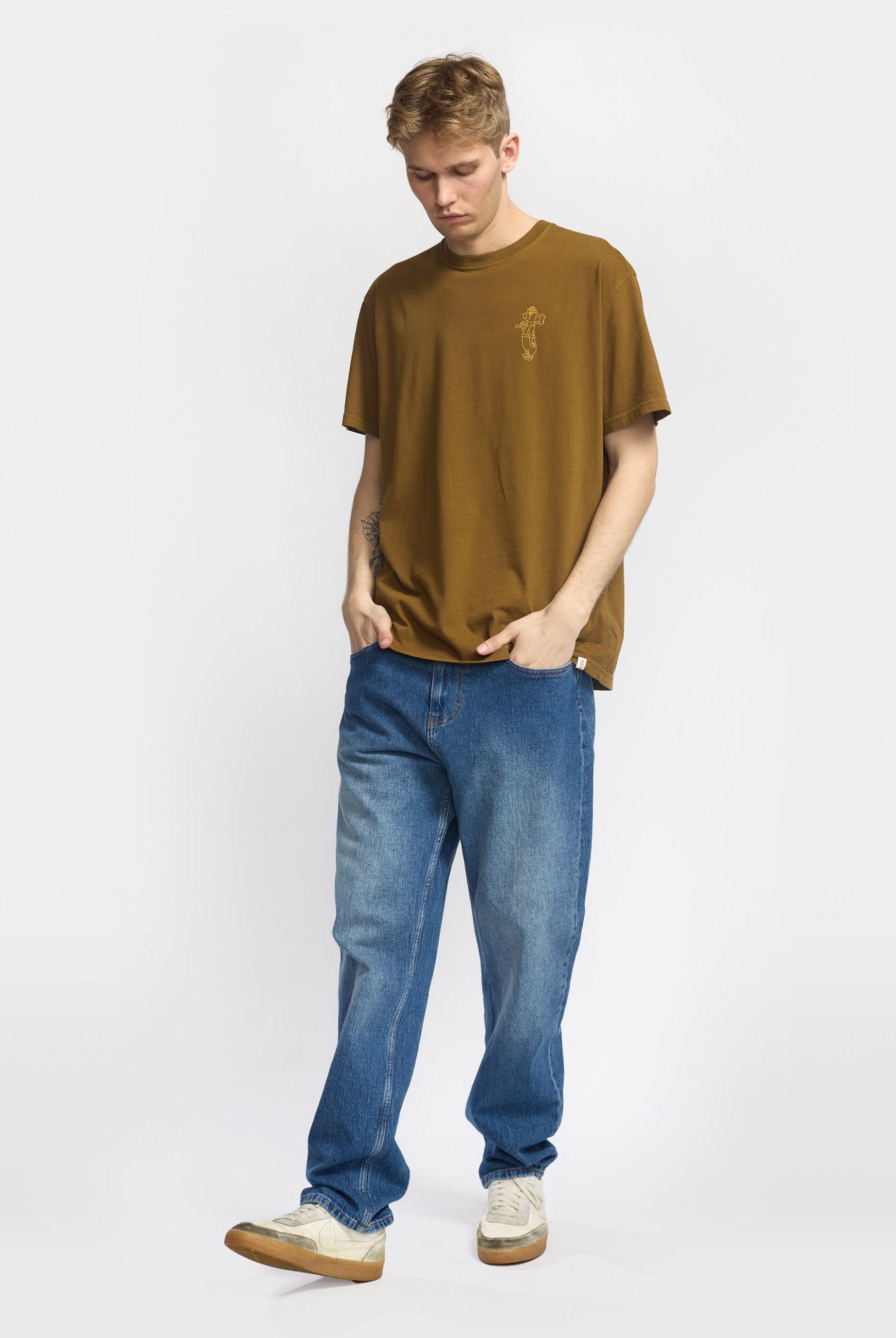 Revolution Printed T-shirt T-Shirts Dustbrown