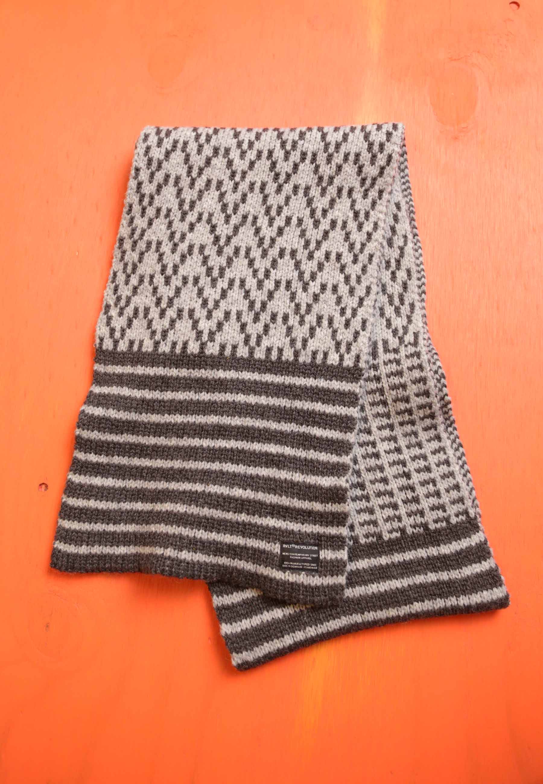 Revolution Scarf Vintaged Grey