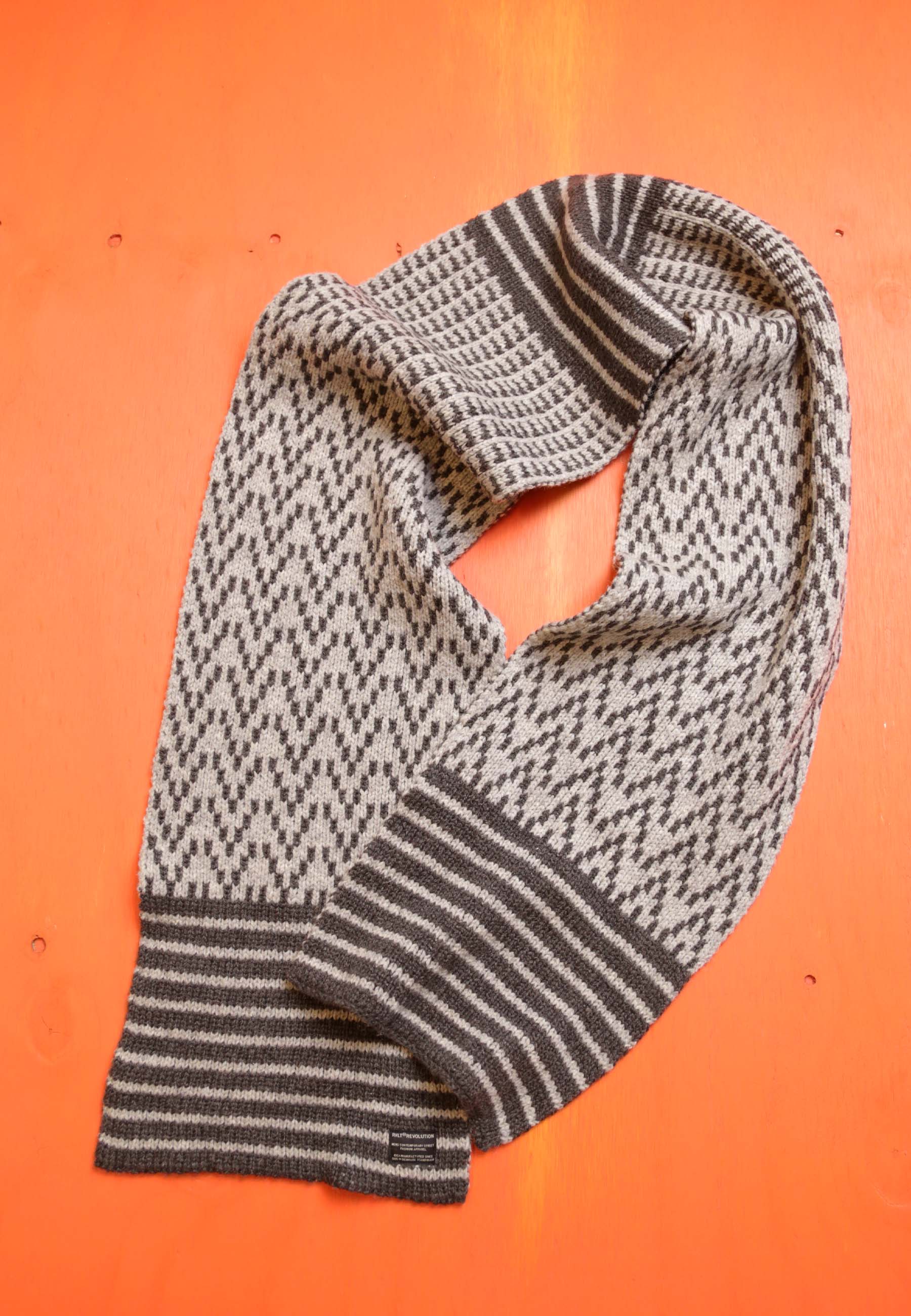 Revolution Scarf Vintaged Grey