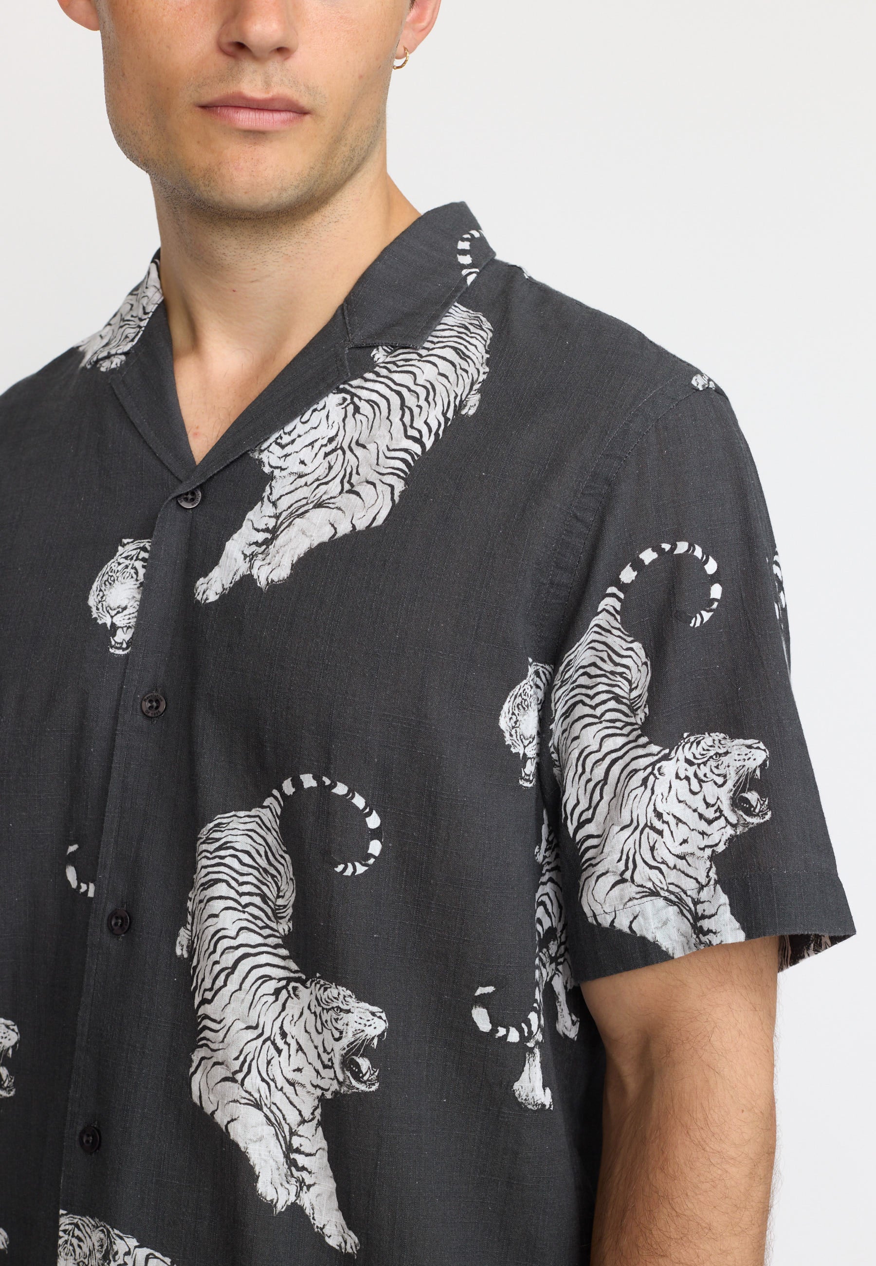 Revolution Short-sleeved Cuban Shirt Short-sleeve shirts Black