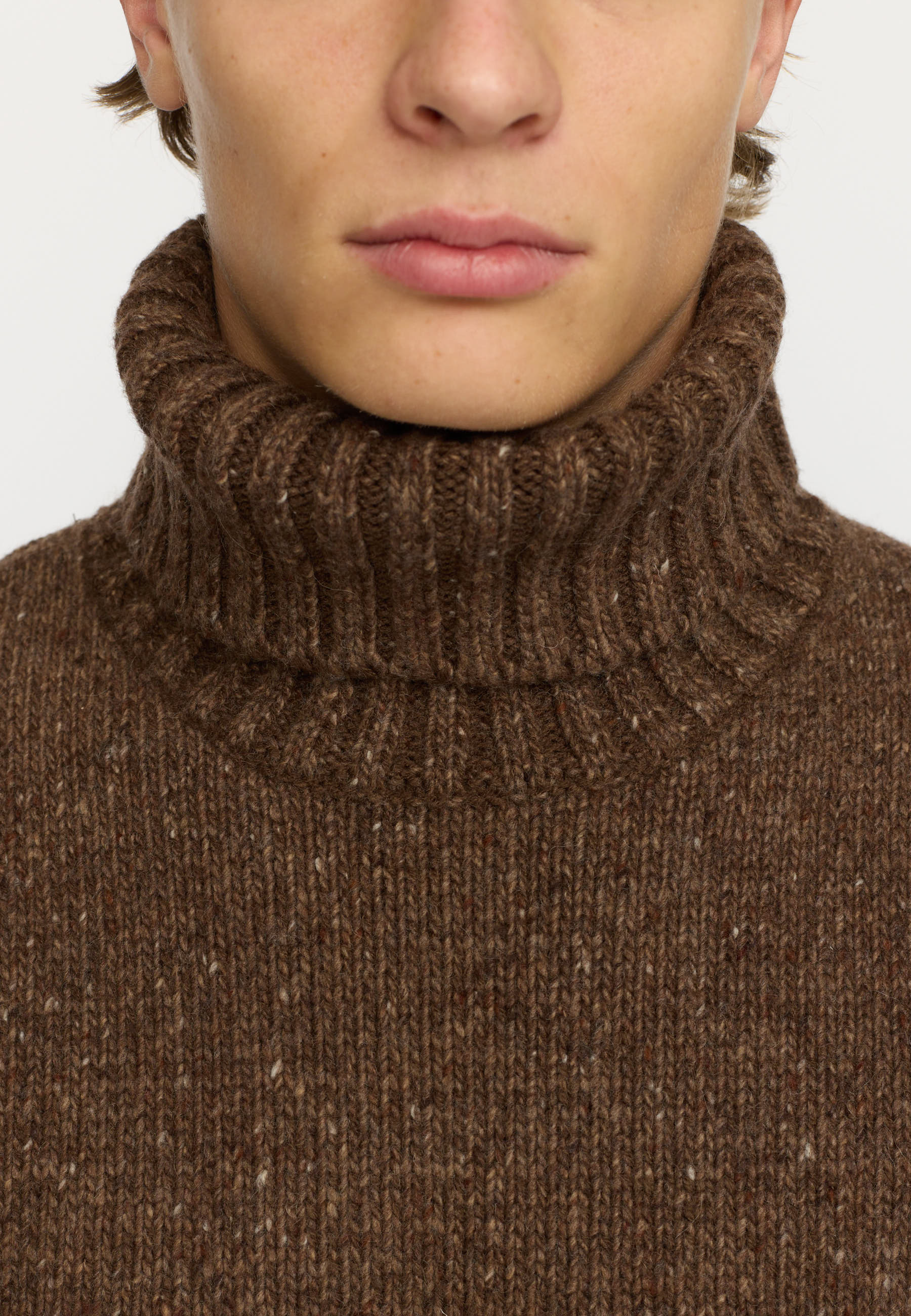 Revolution High-neck Sweather Knitwear Brown
