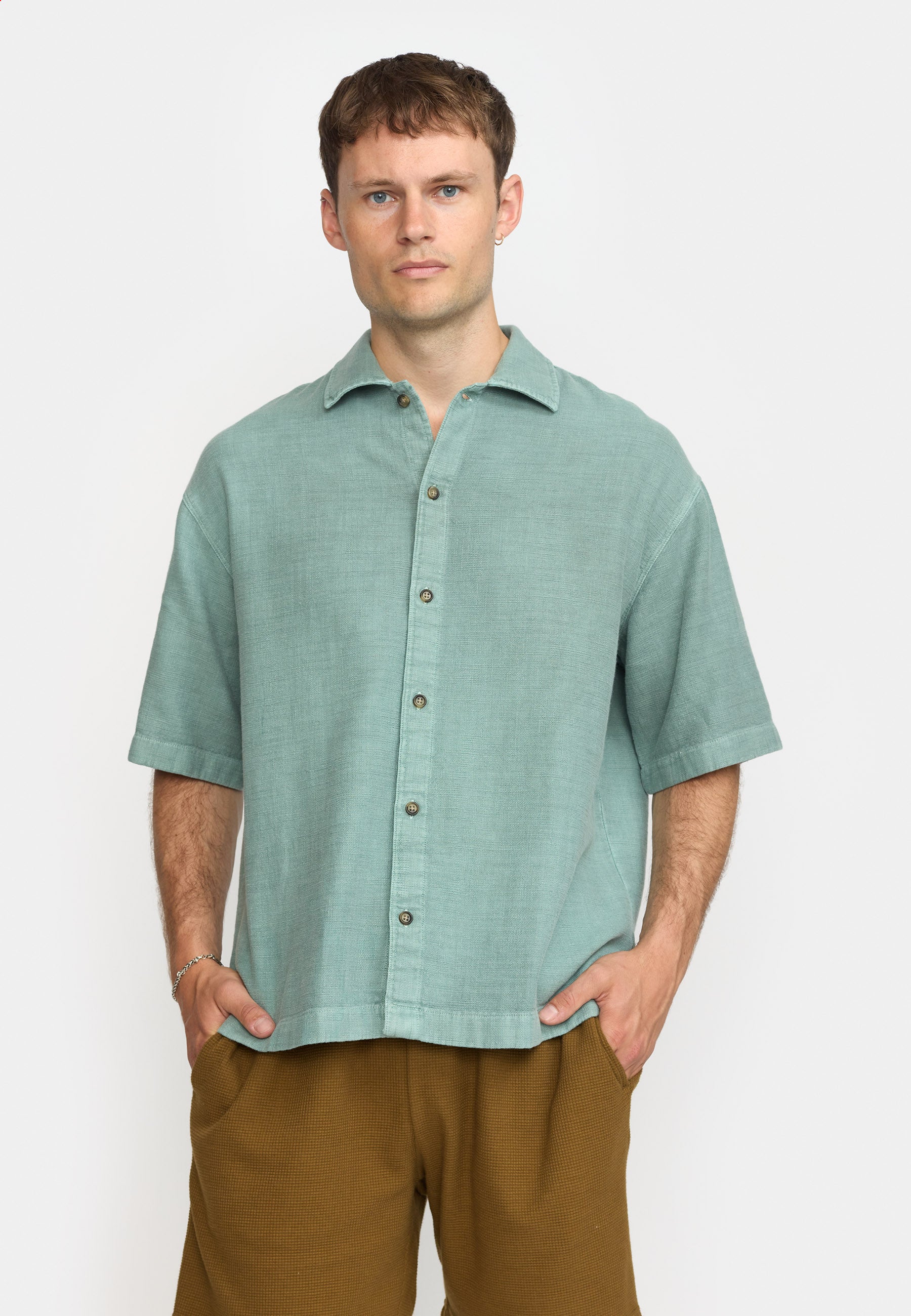 Oversize Short-sleeved Shirt / 3153 - Dustgreen – Revolution.eu