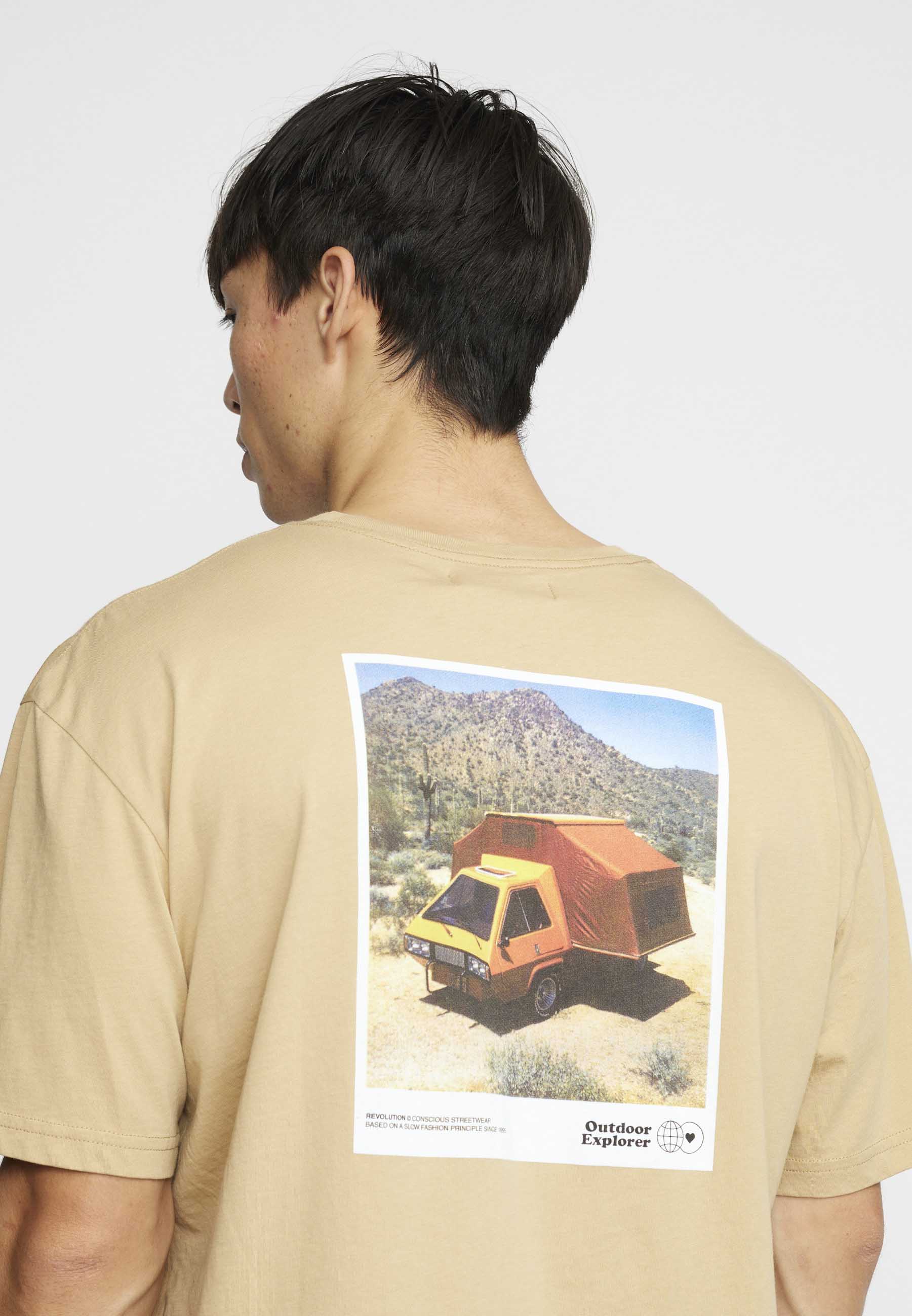 Revolution Printed T-shirt T-Shirts Khaki