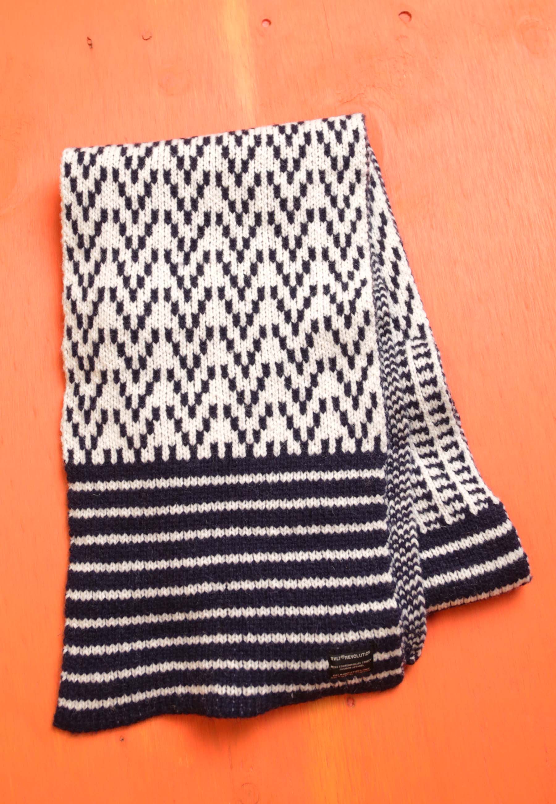 Revolution Scarf Vintaged Navy