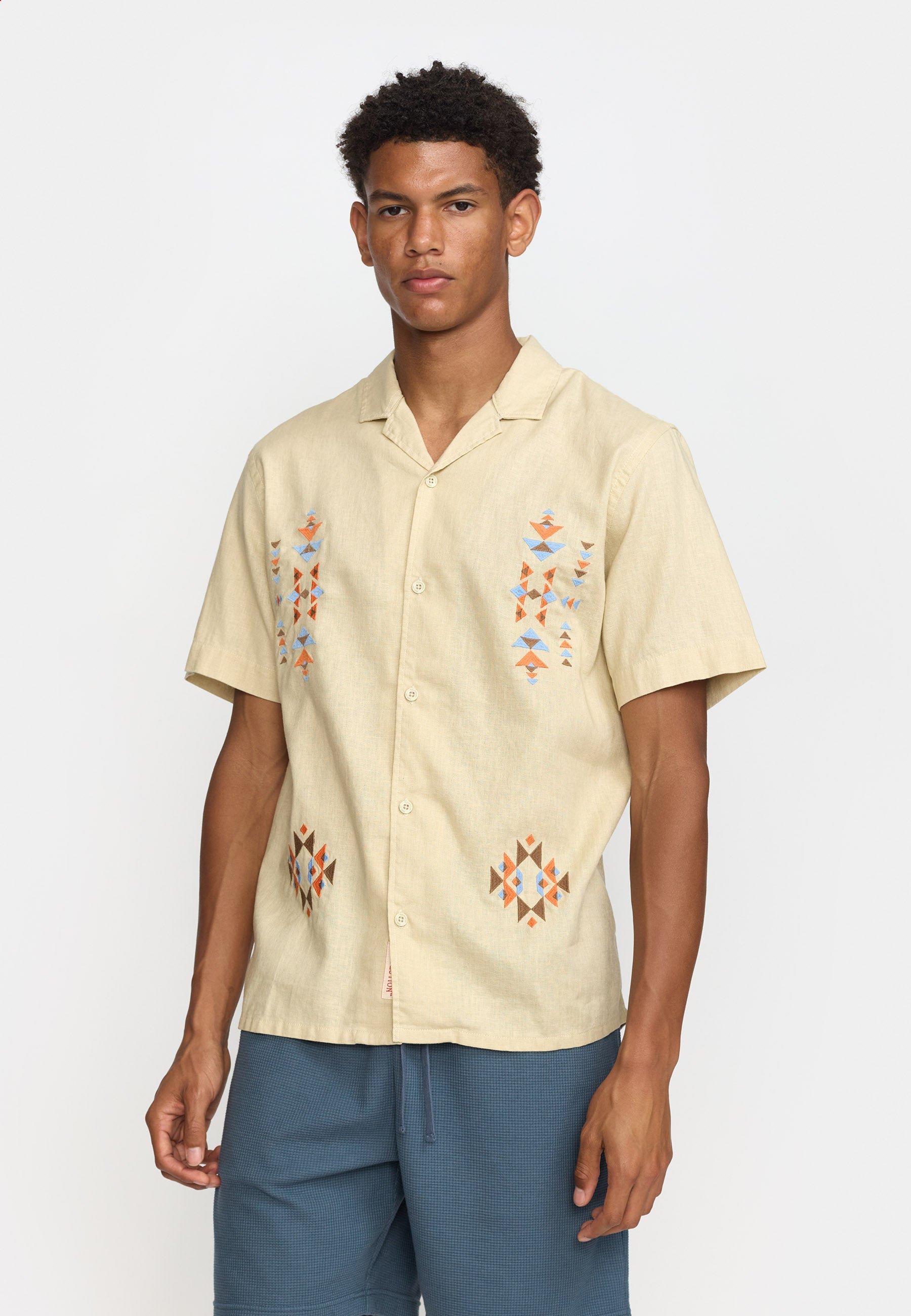 Short-sleeved Cuban Shirt / 3174 - Offwhite – Revolution.eu Short-sleeved Cuban Shirt / 3174 - Offwhite – Revolution.eu